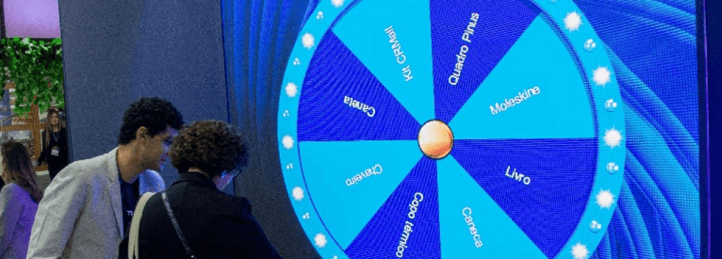 Capa <strong>São mais de 20 anos de experiência</strong>, sendo referência e levando inovação na utilização e análise de dados em ações de Marketing e CRM.